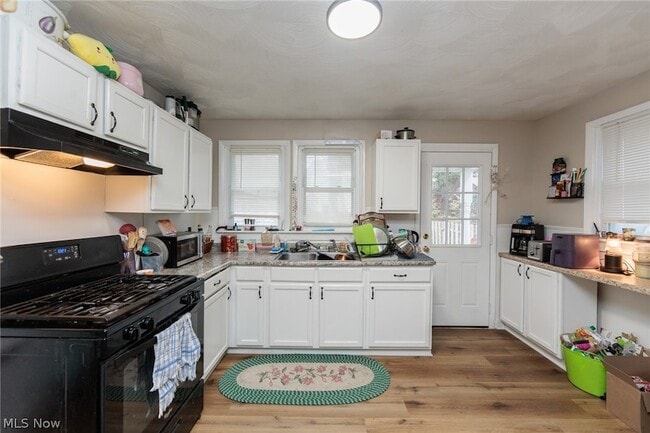 Building Photo - 1446 Hopkins Ave