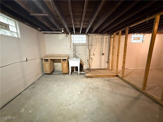 Building Photo - 1635 Goodyear Blvd