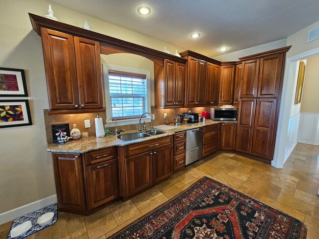 Building Photo - 311 Desert Sun Ct
