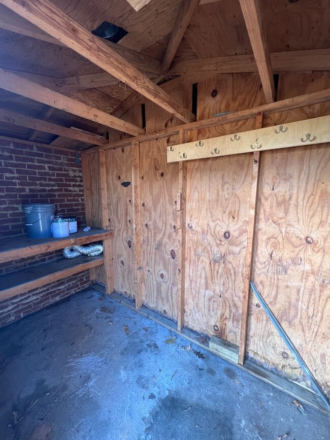 Building Photo - Upgraded 2 Bedroom Duplex (Monroe/Historic District)