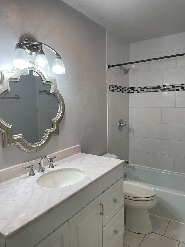 Building Photo - Application Received | Single-Story 3 Bed, 2 Bath | Prime Waco Location | Cul-de-Sac Lot with Gar...