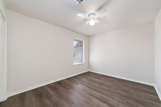 Building Photo - 1190 Stallion Ridge