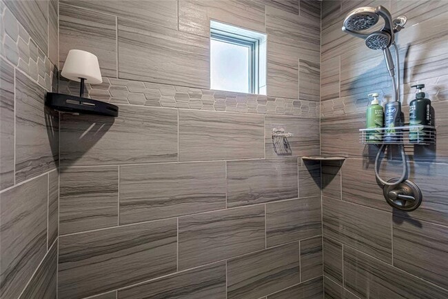 Building Photo - 217 Birch Oak Ln