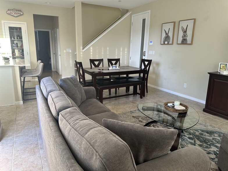 Building Photo - 11257 Rainbow Peak Ave