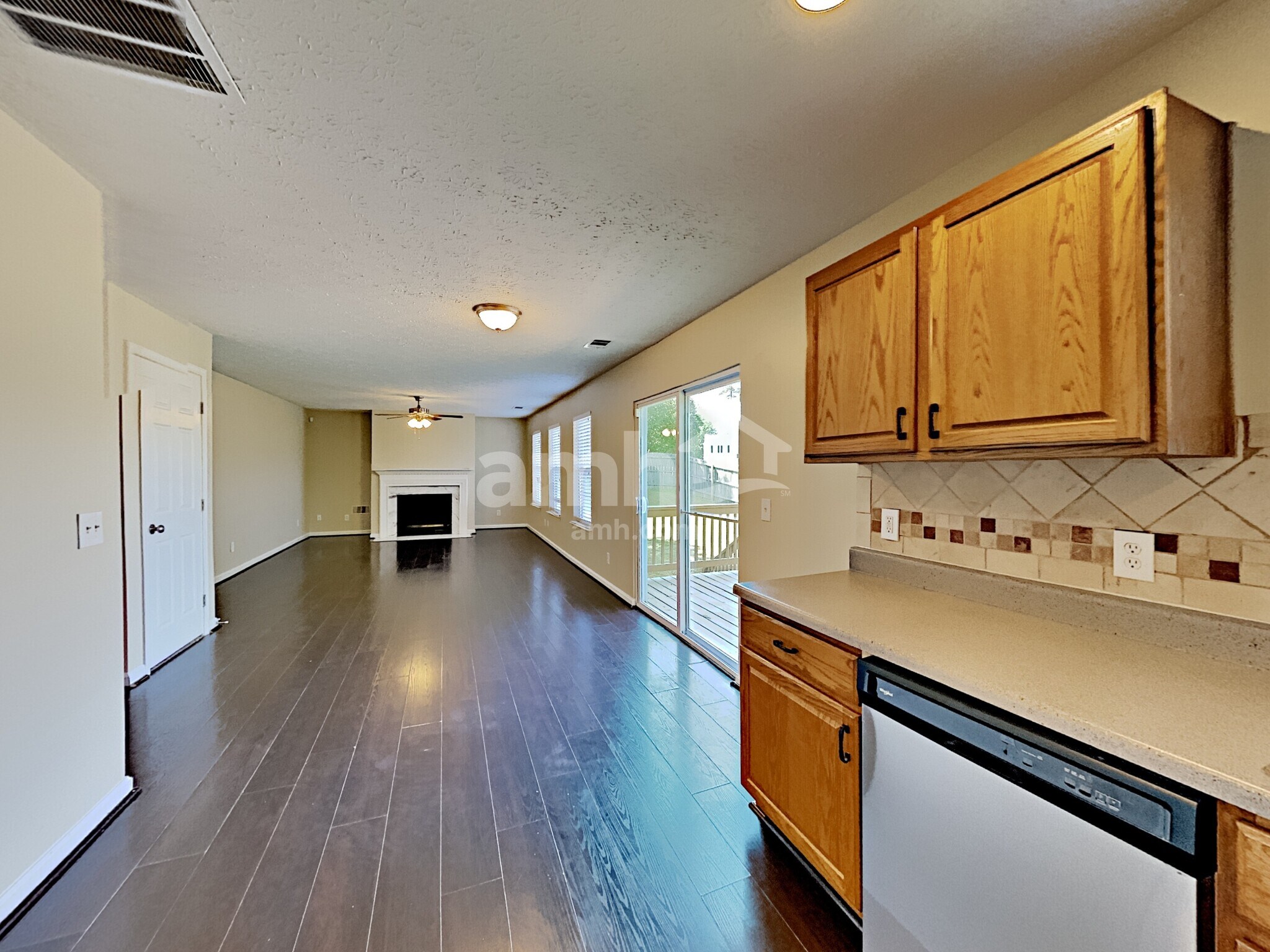 Building Photo - 450 Crested View Dr