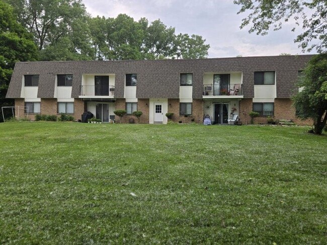 Building Photo - 17 Stenwick Dr