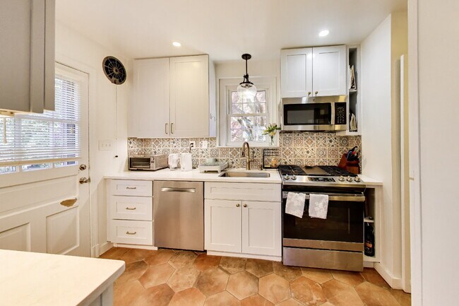 Building Photo - Beautiful Brick Home in the Heart of Chevy Chase