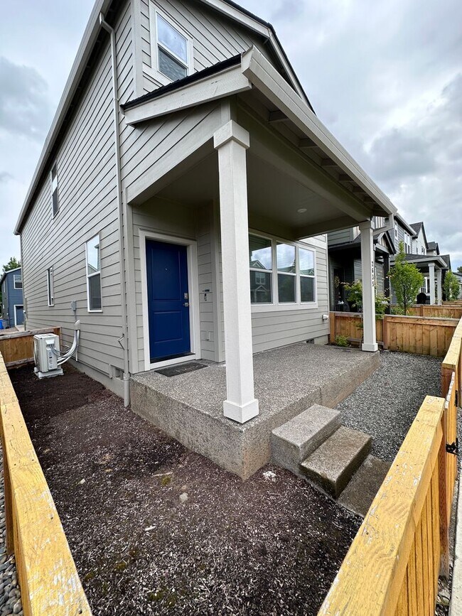 Building Photo - 2635 NE 116th Pl
