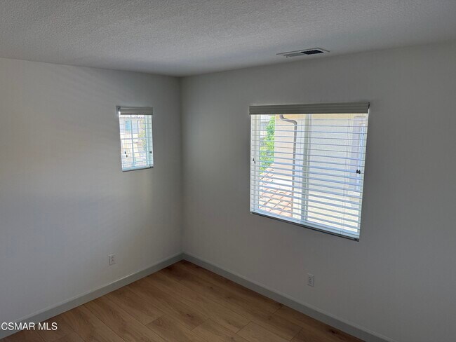 Building Photo - 600 Clearwater Creek Dr