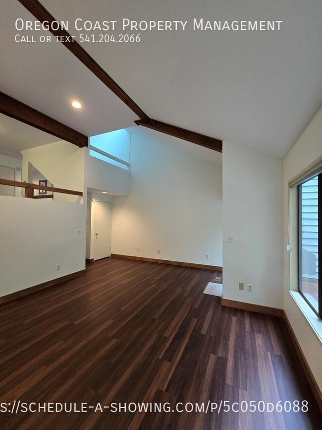 Building Photo - 600 Island Dr