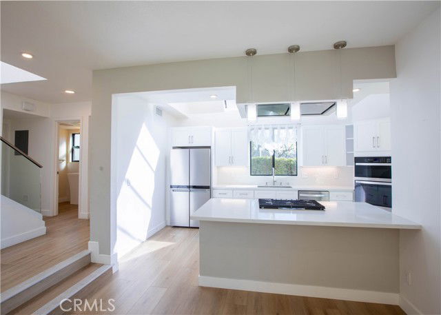 Building Photo - 7 Sweetwater