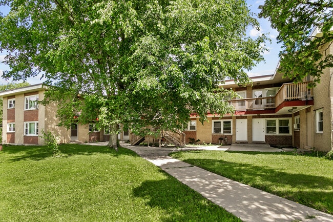 Building Photo - 1021 Tollview Ave