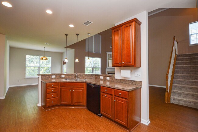 Building Photo - Elegant 4-bedroom Home in Desirable Callonwood Neighborhood in Matthews, NC