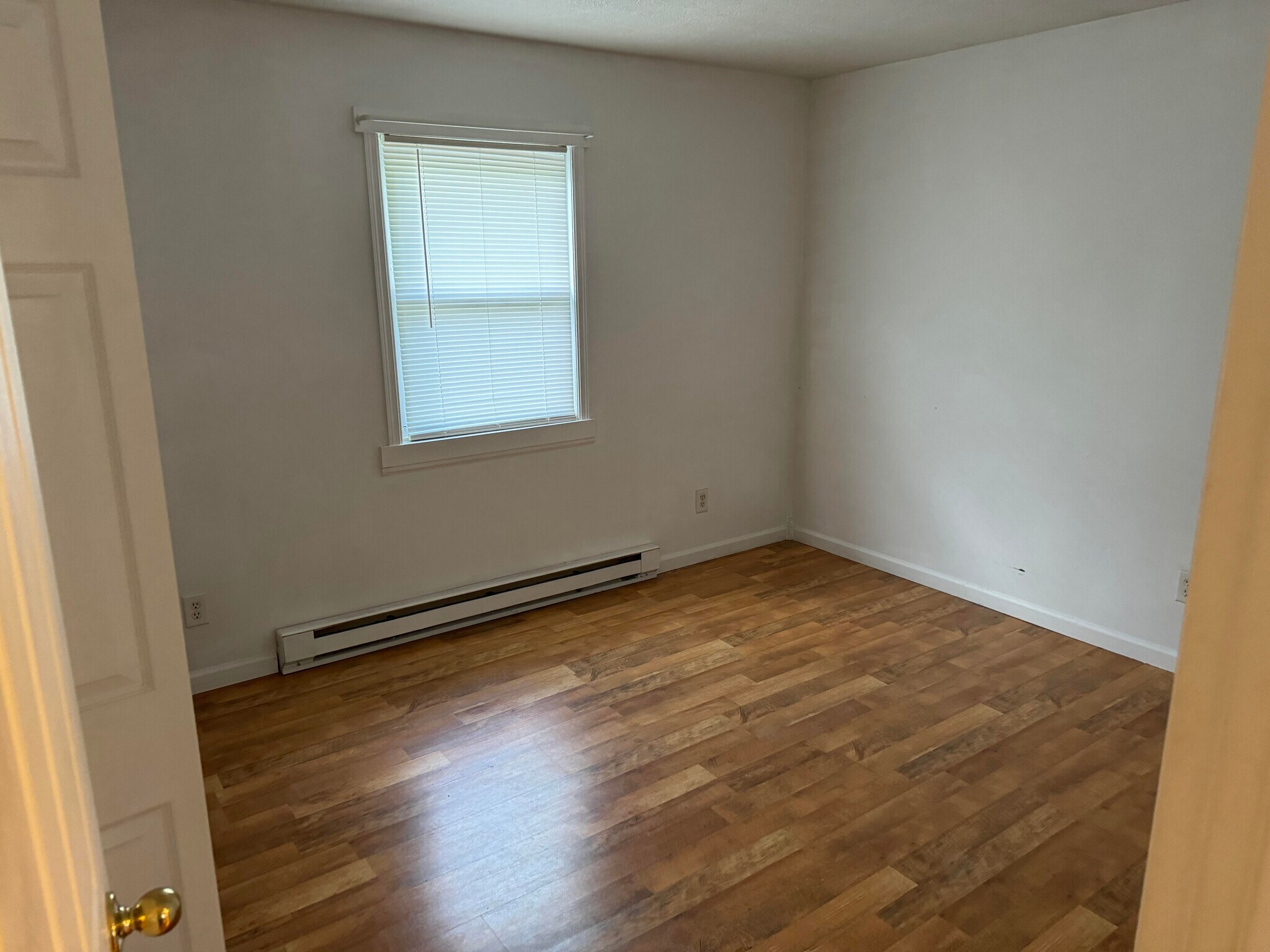 Building Photo - 1240 Hilltop Cir