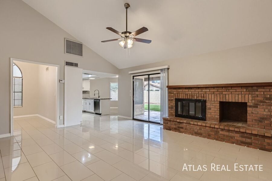 Building Photo - 5337 W Desert Hills Dr