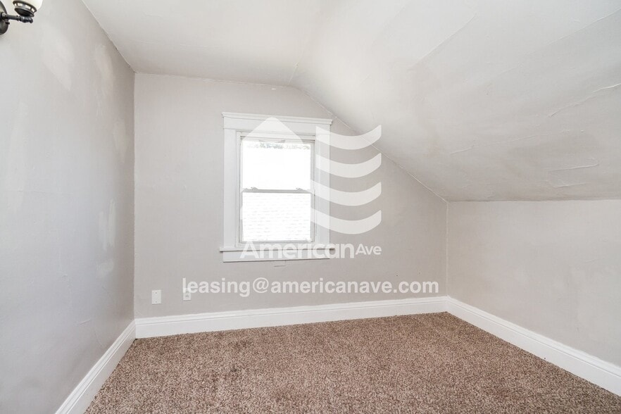 Building Photo - 161 16th Ave