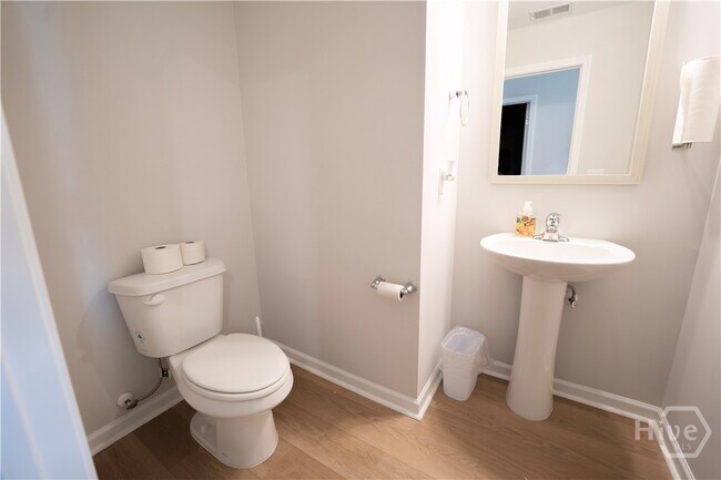 Building Photo - 45 Flagler Dr