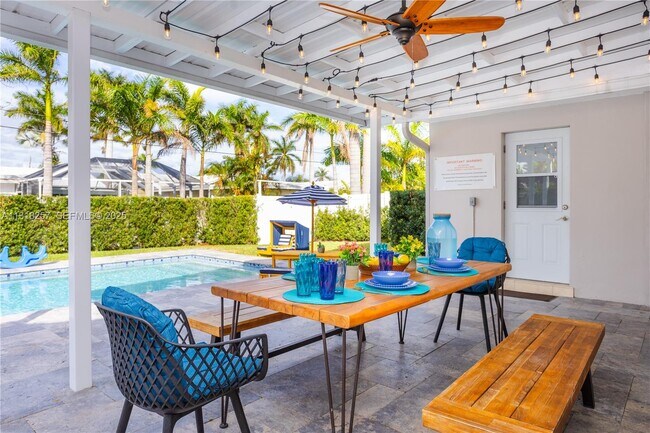 Building Photo - 833 Washington St