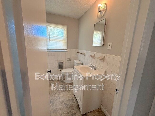 Building Photo - 2132 Brookneal Dr