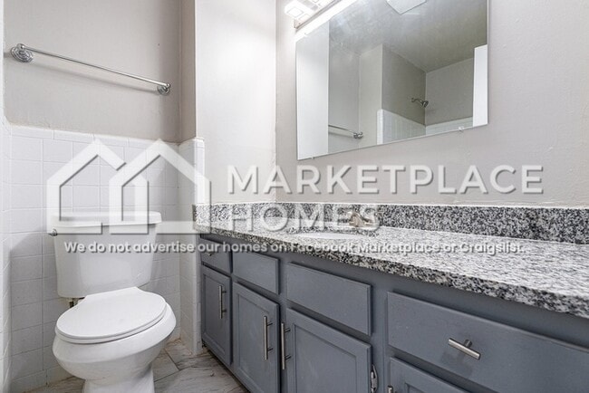 Building Photo - 3022 Menlo Park Dr