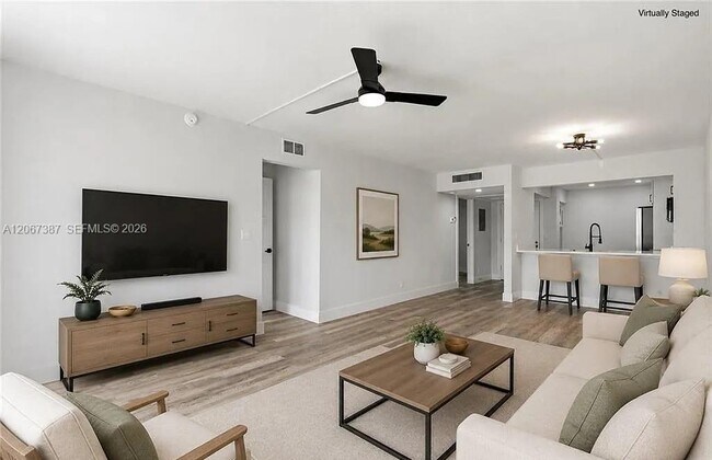Building Photo - 1085 Forest Lakes Dr