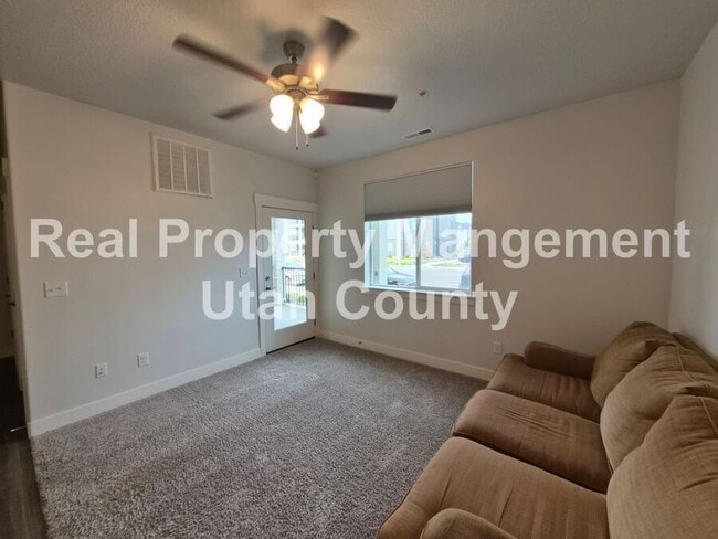 Building Photo - 3323 Hardman Way