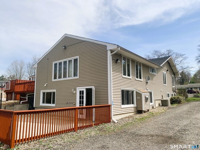 Building Photo - 15 Coral Dr