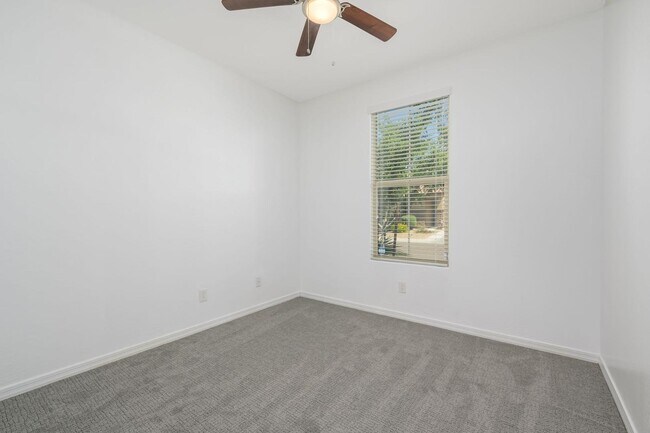 Building Photo - 8536 S 40th Glen