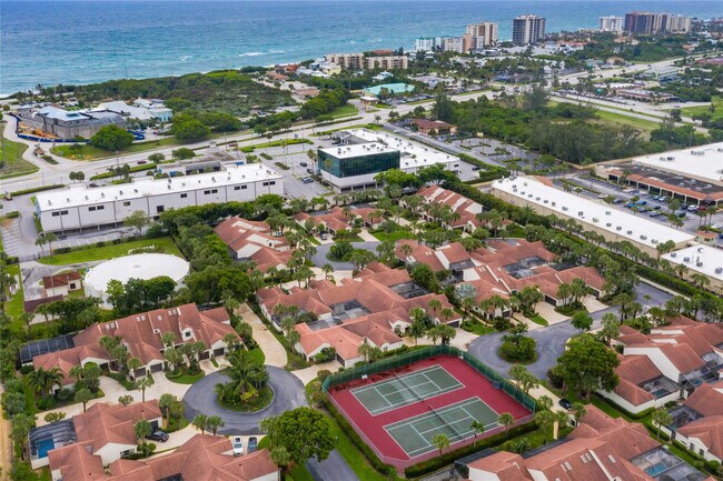 Building Photo - 302 Sea Oats Dr