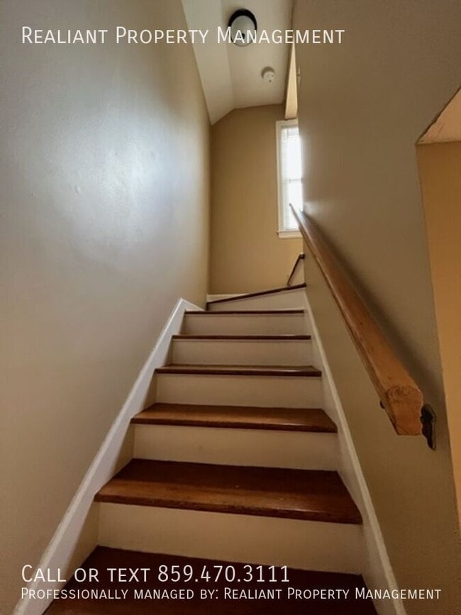 Building Photo - 1503 Roanoke Rd