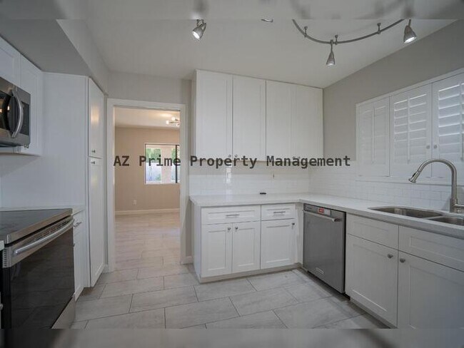 Building Photo - 16630 N 67th St