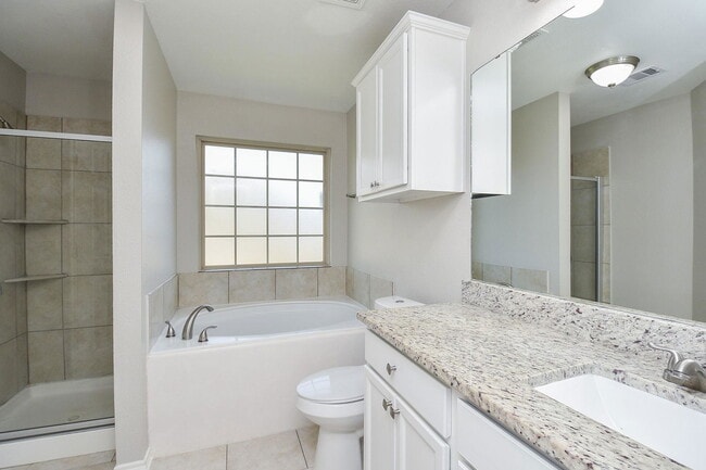Building Photo - 946 Oak Falls Dr