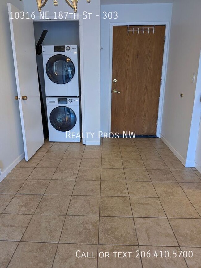 Building Photo - 10316 NE 187th St