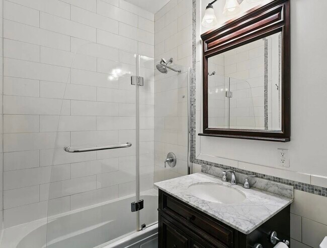 Building Photo - 807 Garden St