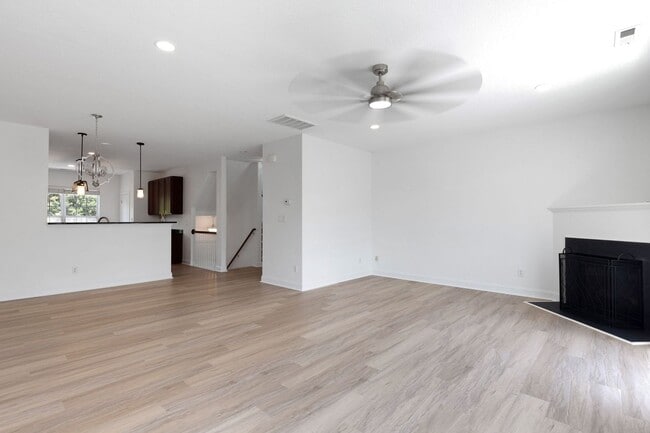 Building Photo - Stunning 3BR/3.5BA Townhome | 2,300+ Sq Ft...