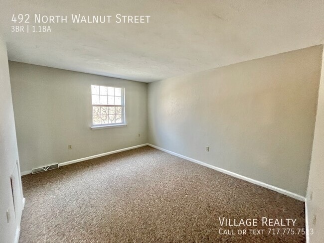 Building Photo - 492 N Walnut St