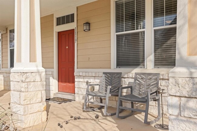 Building Photo - 1117 Nevarez