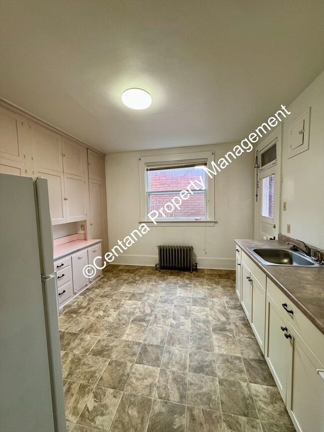 Building Photo - 205-207 N Excelsior Ave