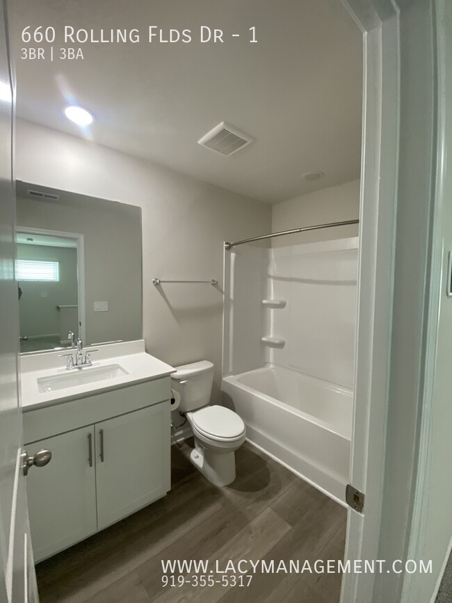 Building Photo - 660 Rolling Flds Dr