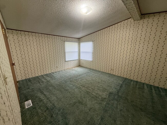Building Photo - 3 bedroom home in Eldon, MO!