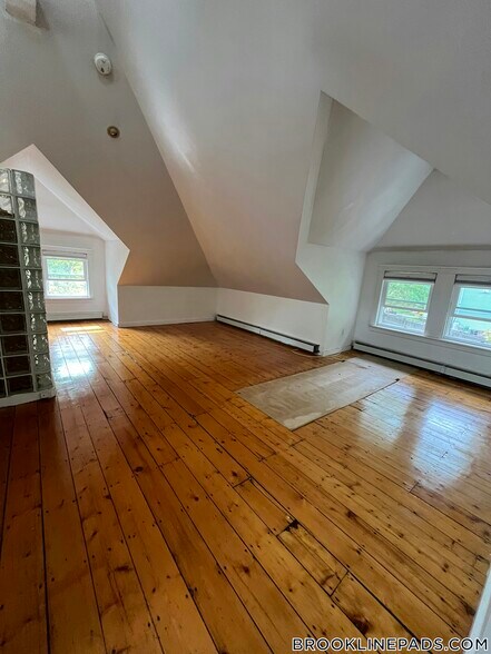 Building Photo - 9 Addington Rd