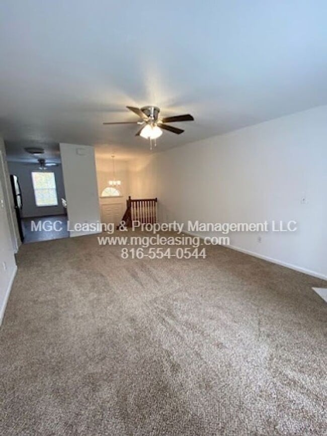 Building Photo - 3 bedroom Duplex with unique floor plan fo...