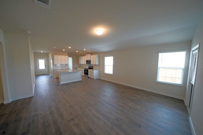 Building Photo - Newly Built Home in Red River Ranch Neighborhood of Cibolo, TX Realtor Commission: $500