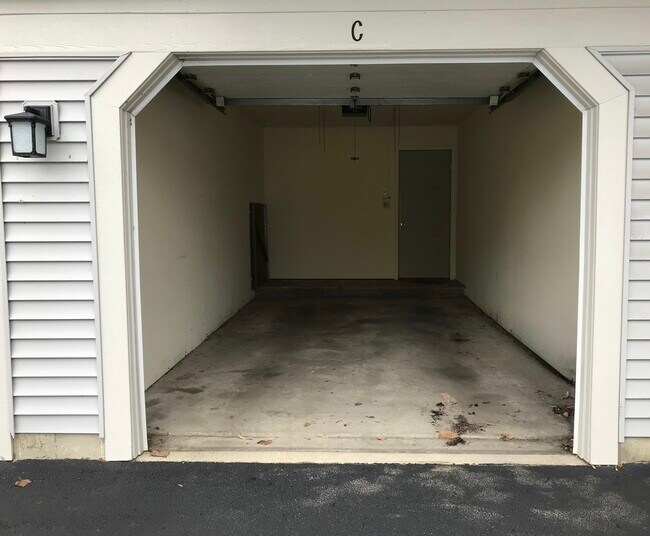 Building Photo - 1221 Ballantrae Pl