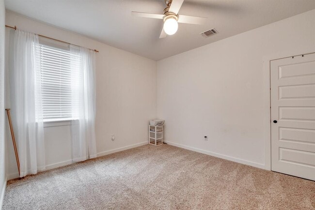 Building Photo - 10003 Baden Ln