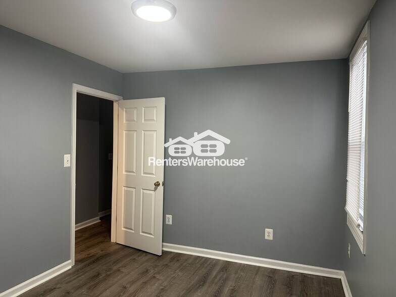 Building Photo - 1503 Cox St