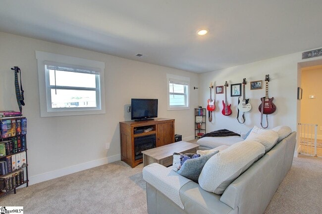 Building Photo - 542 Silverado Ave