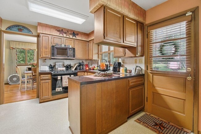 Building Photo - 157 Spring Valley Dr