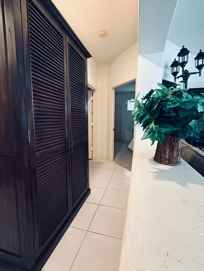 Building Photo - Partially furnished-Lovely 5 bedroom, 3 bath home in Legacy Master Series Community! $500 off fir...