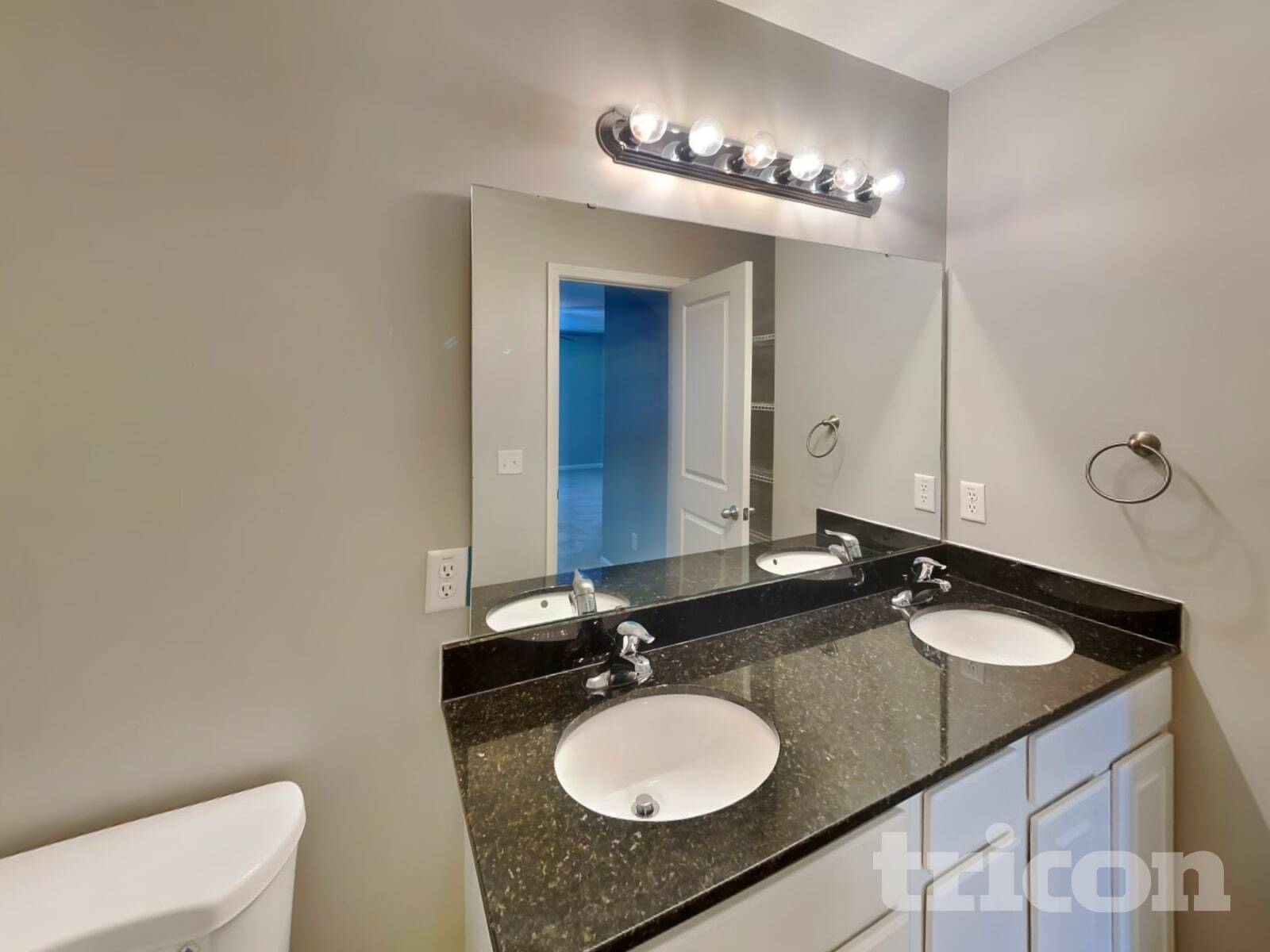 Building Photo - 113 Driftwood Ave